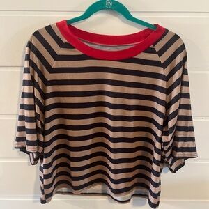 ✨ Slightly Cropped Striped Tee – Red Contrast Neckline, Soft Stretchy Knit ✨